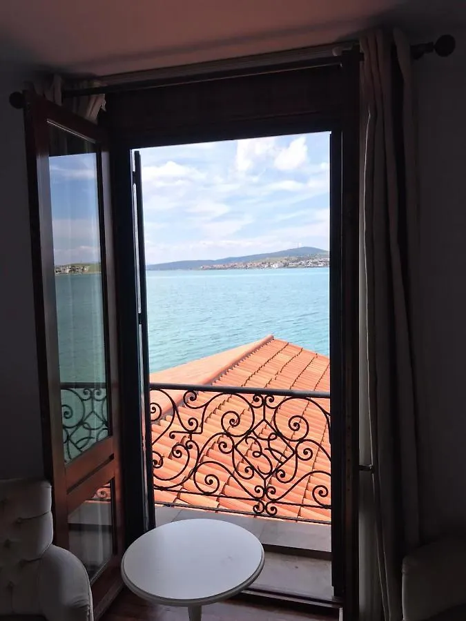 Ferahi Evler Ayvalik Hotel 3*,