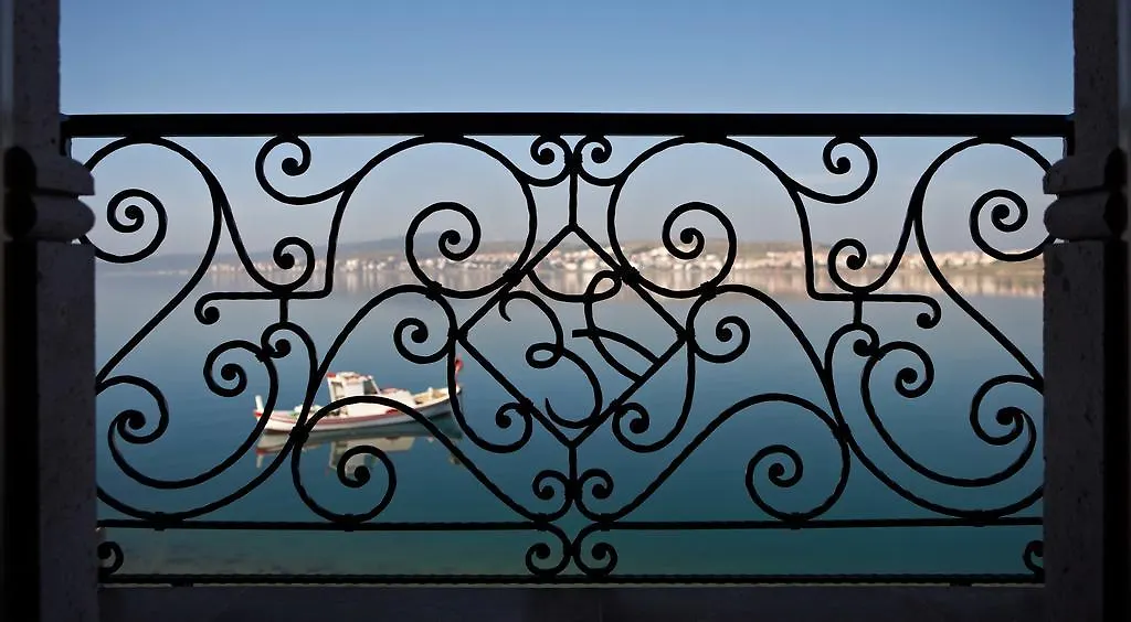 Ferahi Evler Ayvalik Hotel