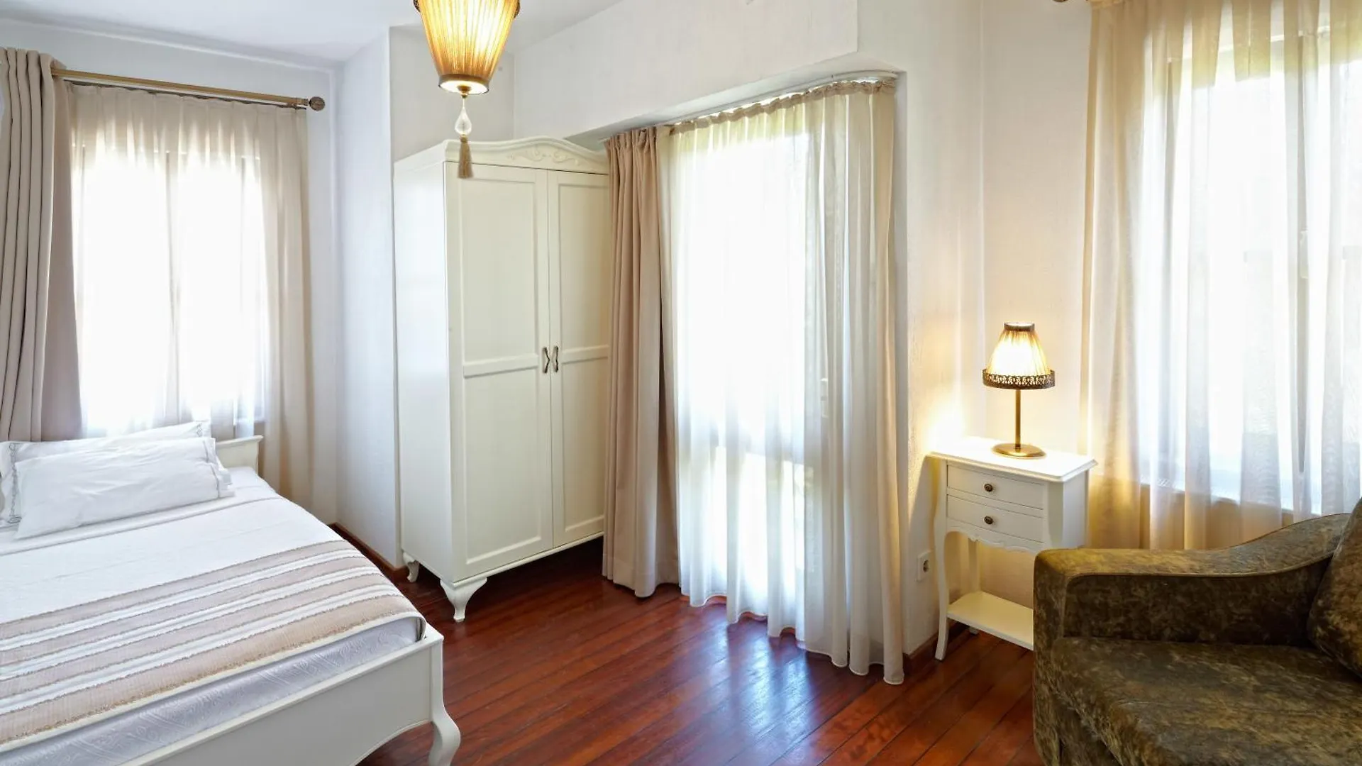 Ferahi Evler Ayvalik Hotel
