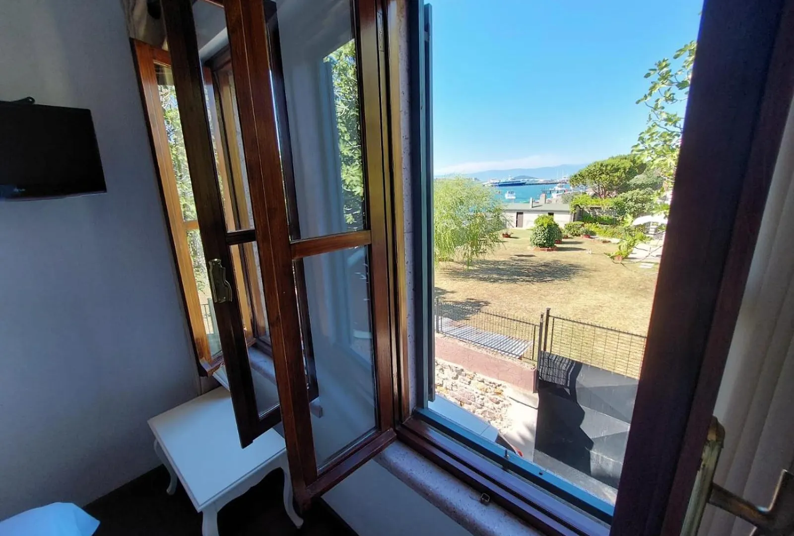 Ferahi Evler Ayvalik Hotel