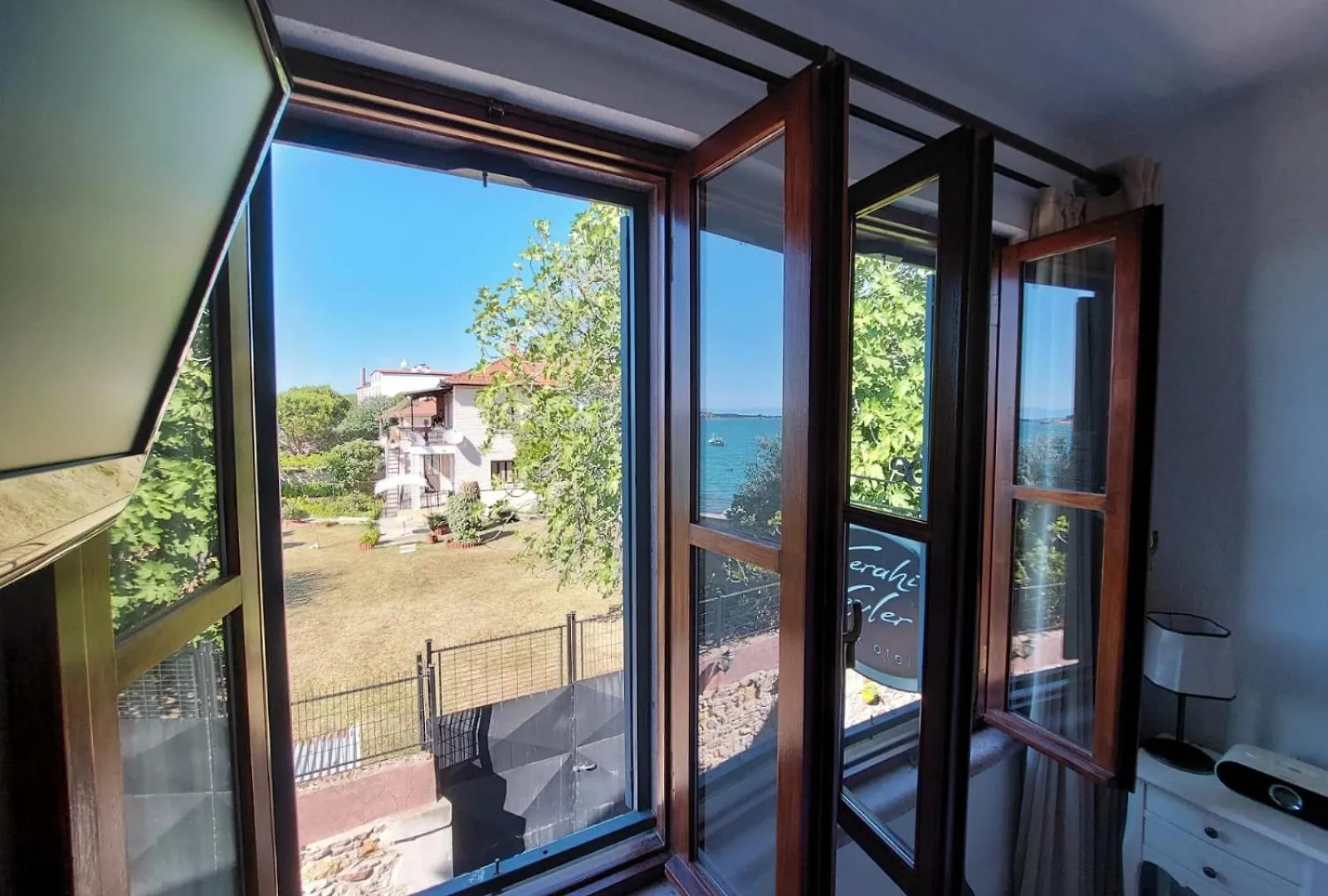 Ferahi Evler Ayvalik Hotel