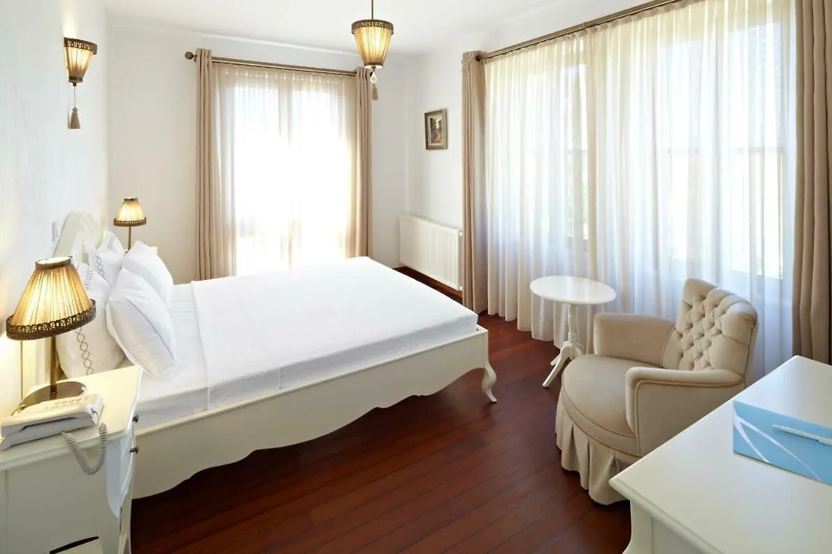 Ferahi Evler Ayvalik Hotel 3*,